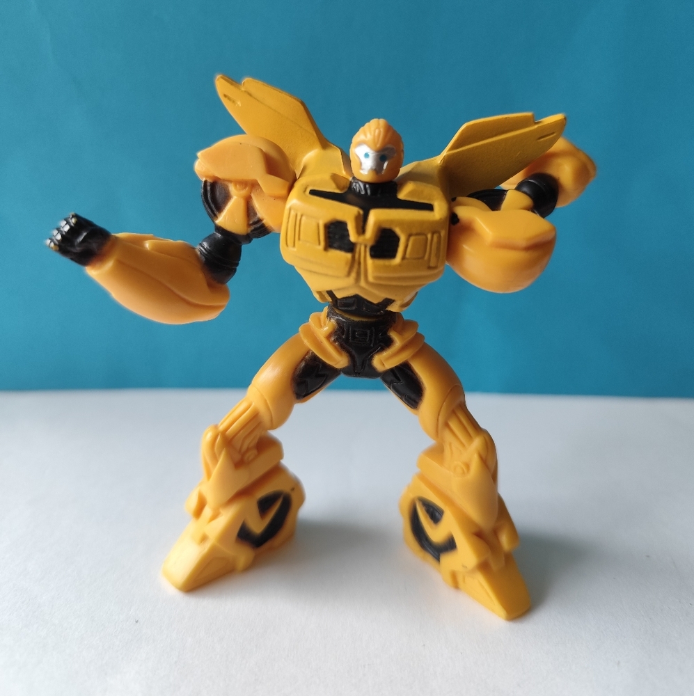 3/$20💗2014 Bakery Crafts Bumble Bee Transformer Cake Topper Figure 3 1/4" Tall